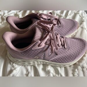 New Balance Fresh Foam Arishi V4 Sneaker